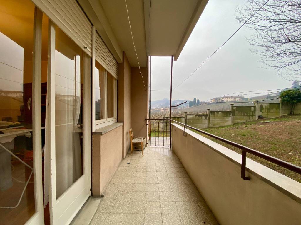 Appartamento a Alba in Via Francesco Crispi, 11 - Foto 2