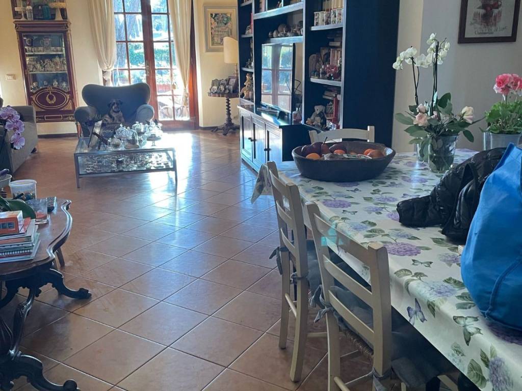 Villa a Pietrasanta in Via Tonfano - Foto 2