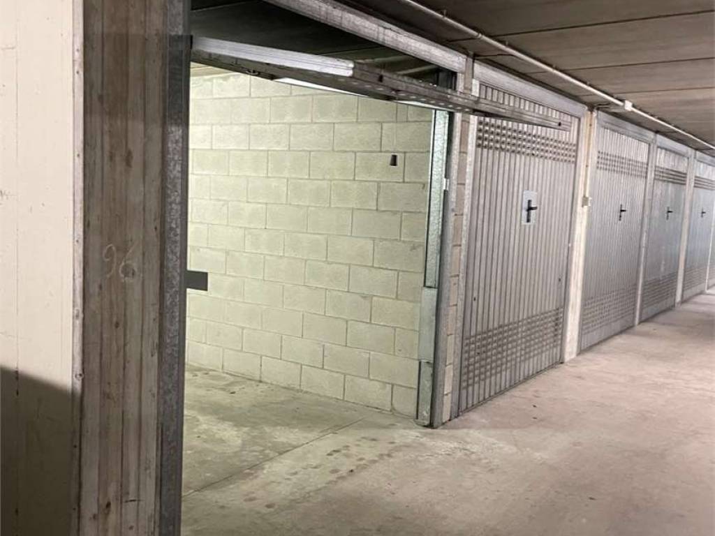 Box / garage a Paderno dugnano in via due giugno , 8 - Foto 3