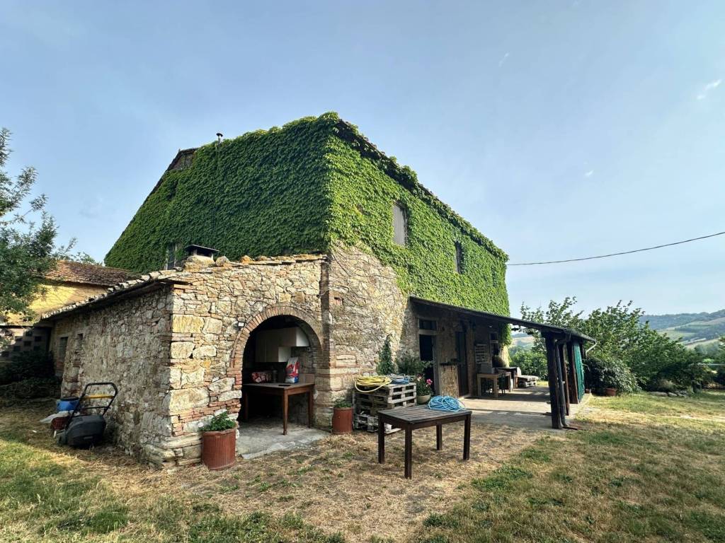 Rustico / casale a Montecatini val di cecina in . - Foto 4