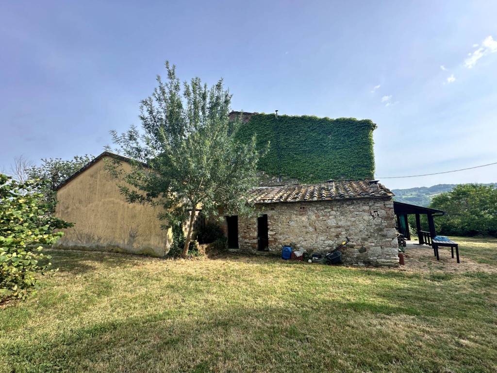 Rustico / casale a Montecatini val di cecina in . - Foto 5