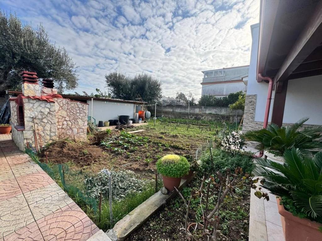 Villa a Leporano in STR. ESTERNA TALSANO, 466 - Foto 4