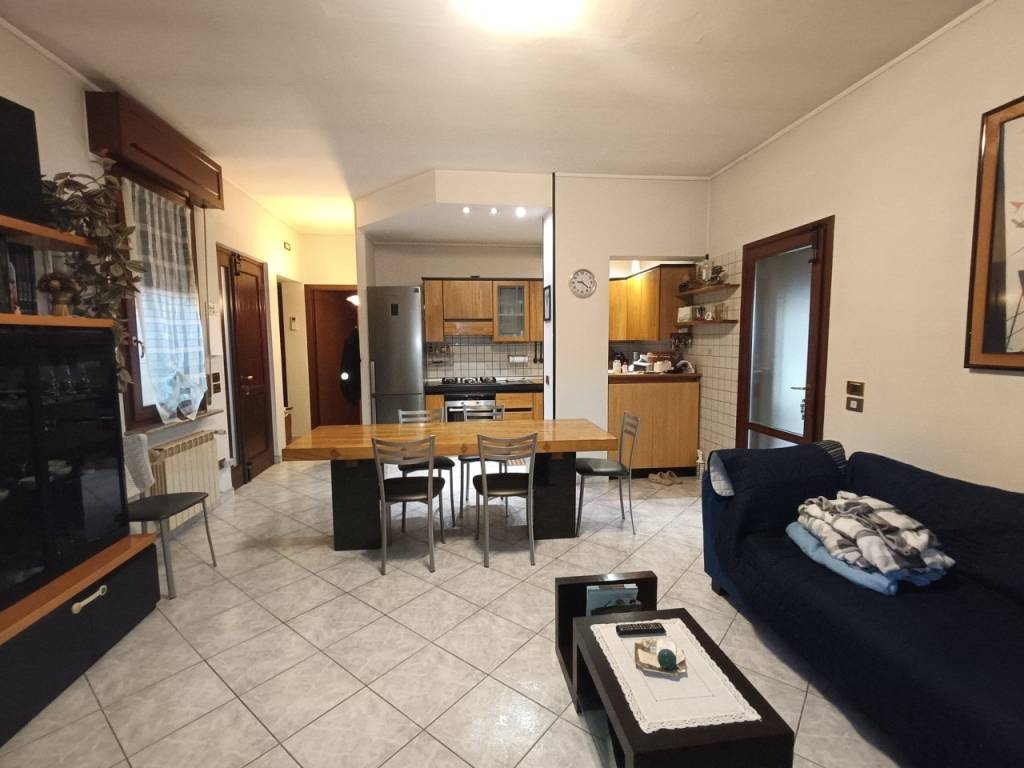 Appartamento a Corte de' frati in Via Enrico Fermi, 9 - Foto 5