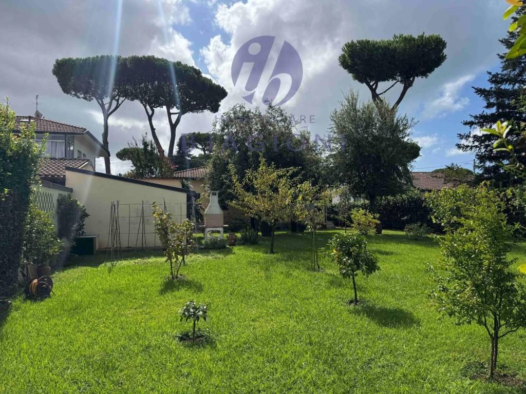 Villa a Pietrasanta in Via Firenze, 81 - Foto 4
