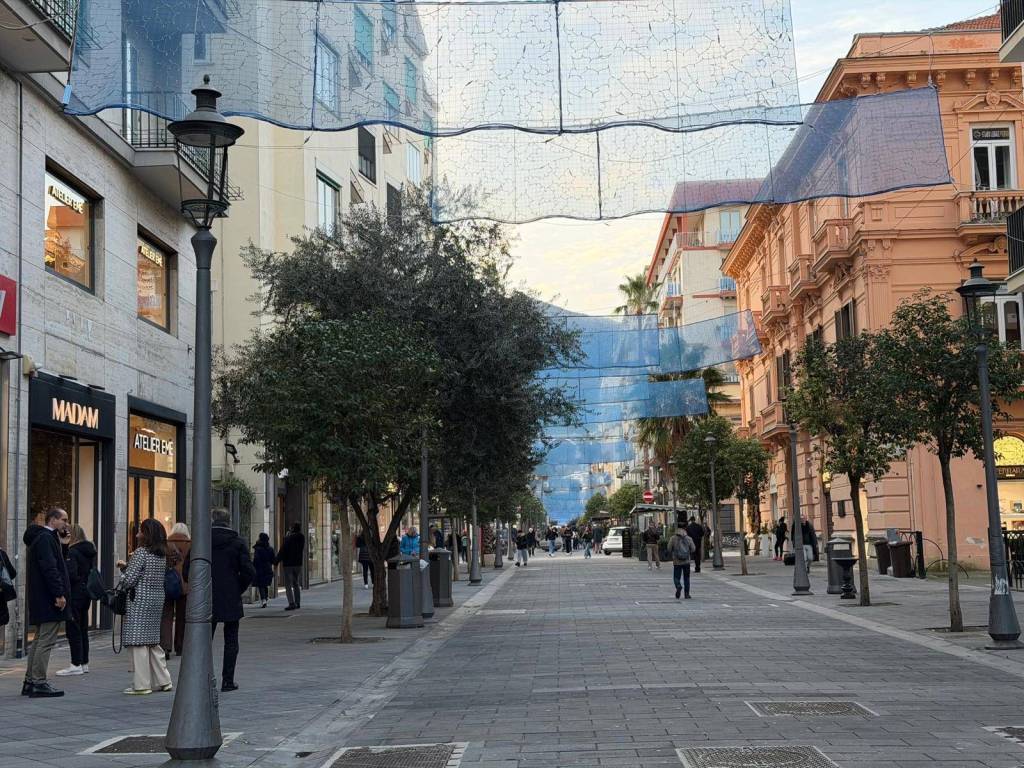 Appartamento a Salerno in Corso Vittorio Emanuele, 127 - Foto 3