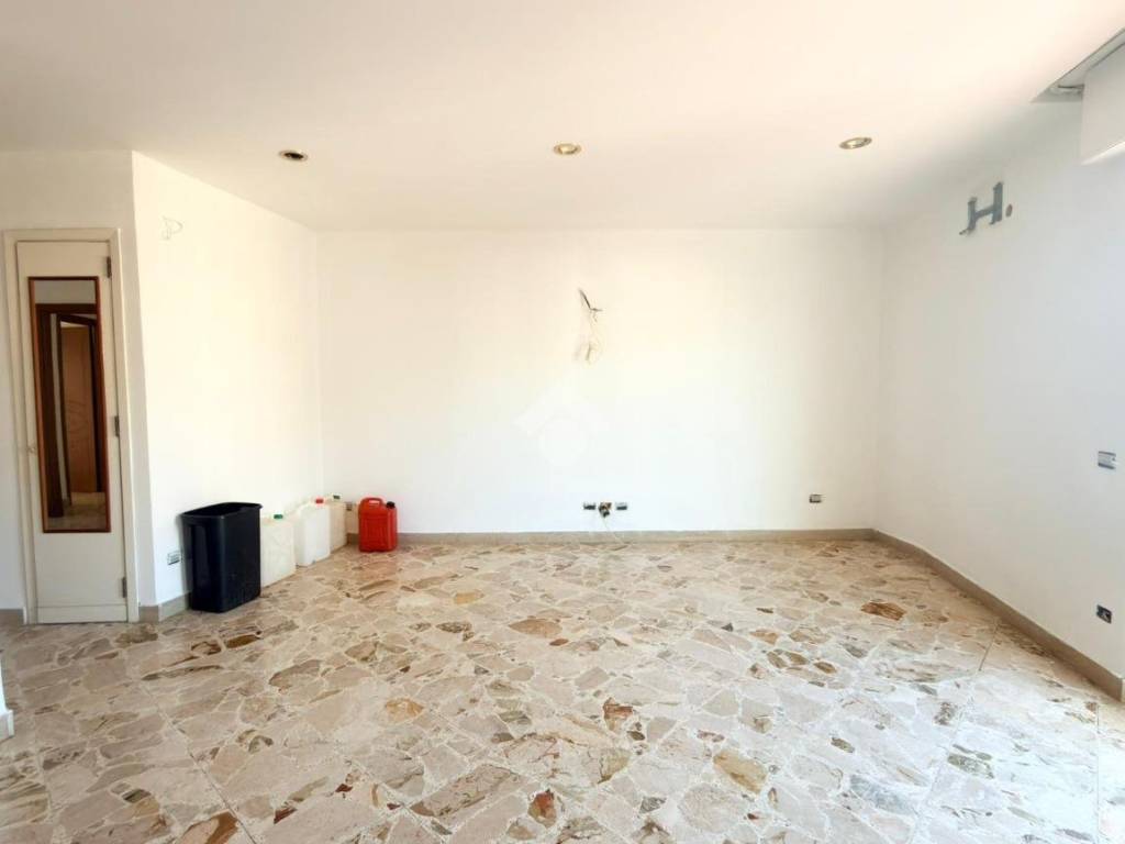 Appartamento a Palermo in Via Polizzi Generosa, 5 - Foto 3