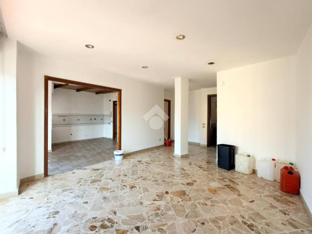 Appartamento a Palermo in Via Polizzi Generosa, 5 - Foto 4