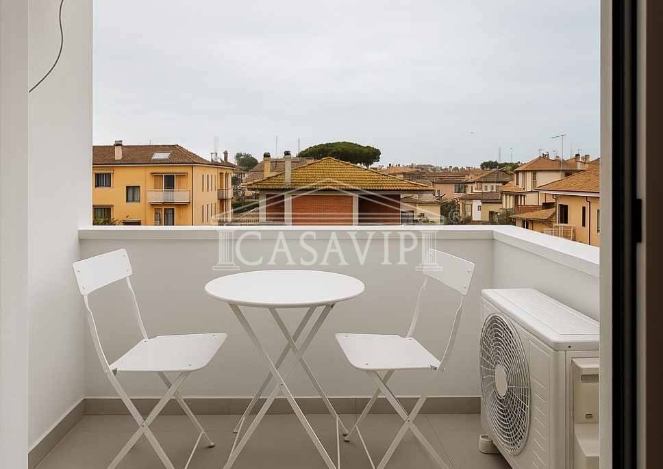 Attico / mansarda a Fiumicino in Via Coroglio - Foto 3