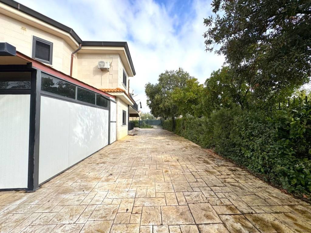 Villa a Corato in Viale dei Fiori - Foto 3