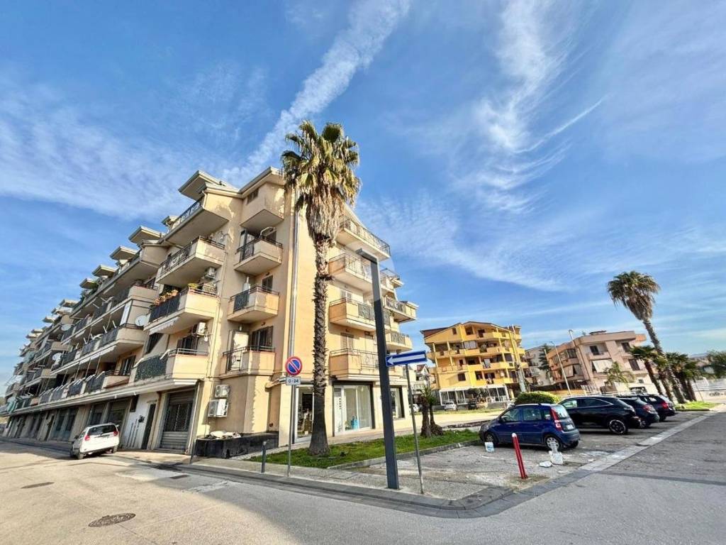 Appartamento a Acerra in VIA ALFONSO D'ARAGONA, 3 - Foto 2