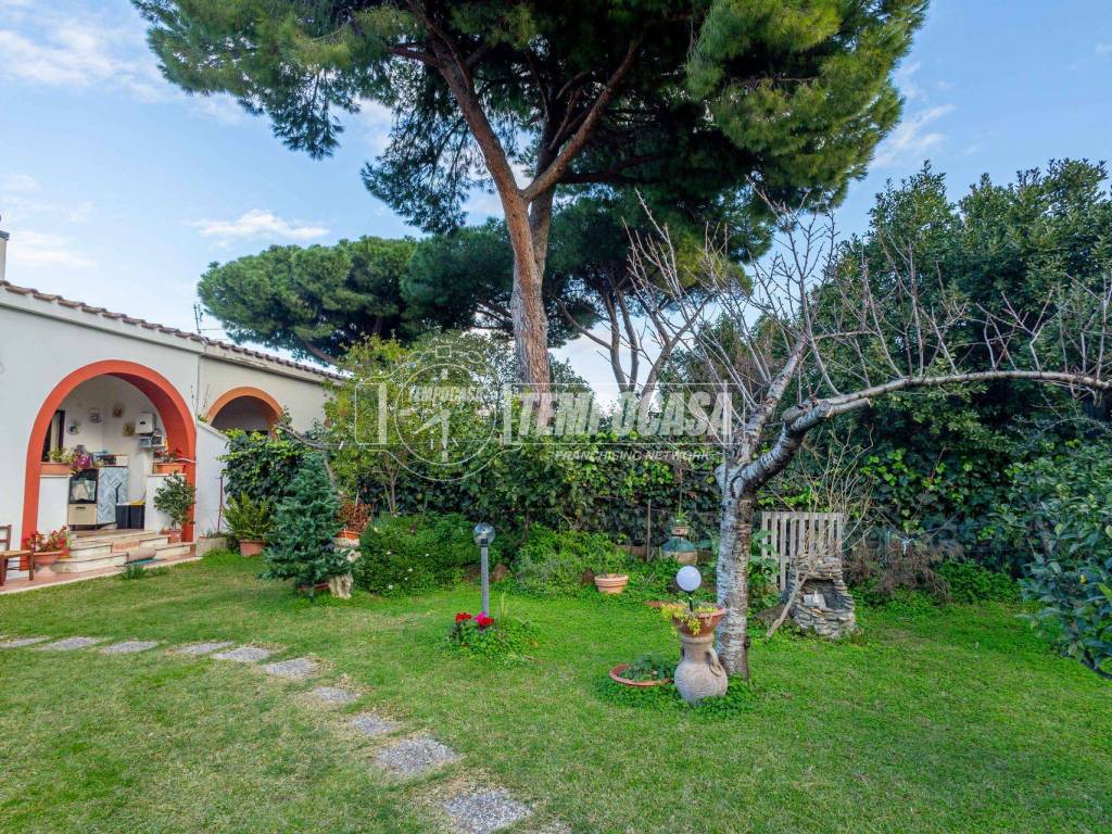 Villa a Santa marinella in Via Valdambrini - Foto 3