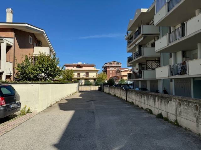 Box / garage a Montesilvano in Via Sinni - Foto 5