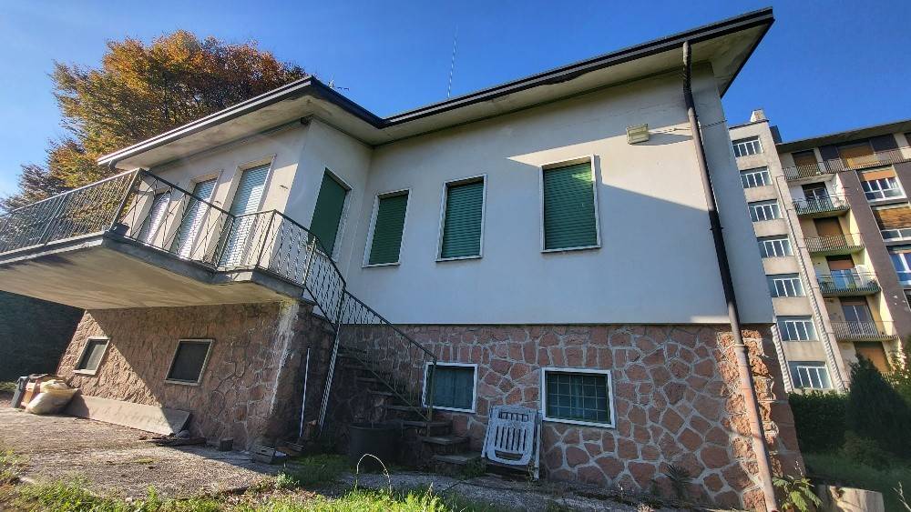 Villa a Vedano olona in Via Adua, 21 - Foto 2
