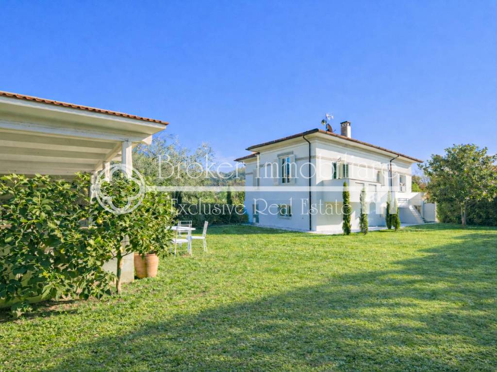 Villa a Pietrasanta in Via del Padule - Foto 3