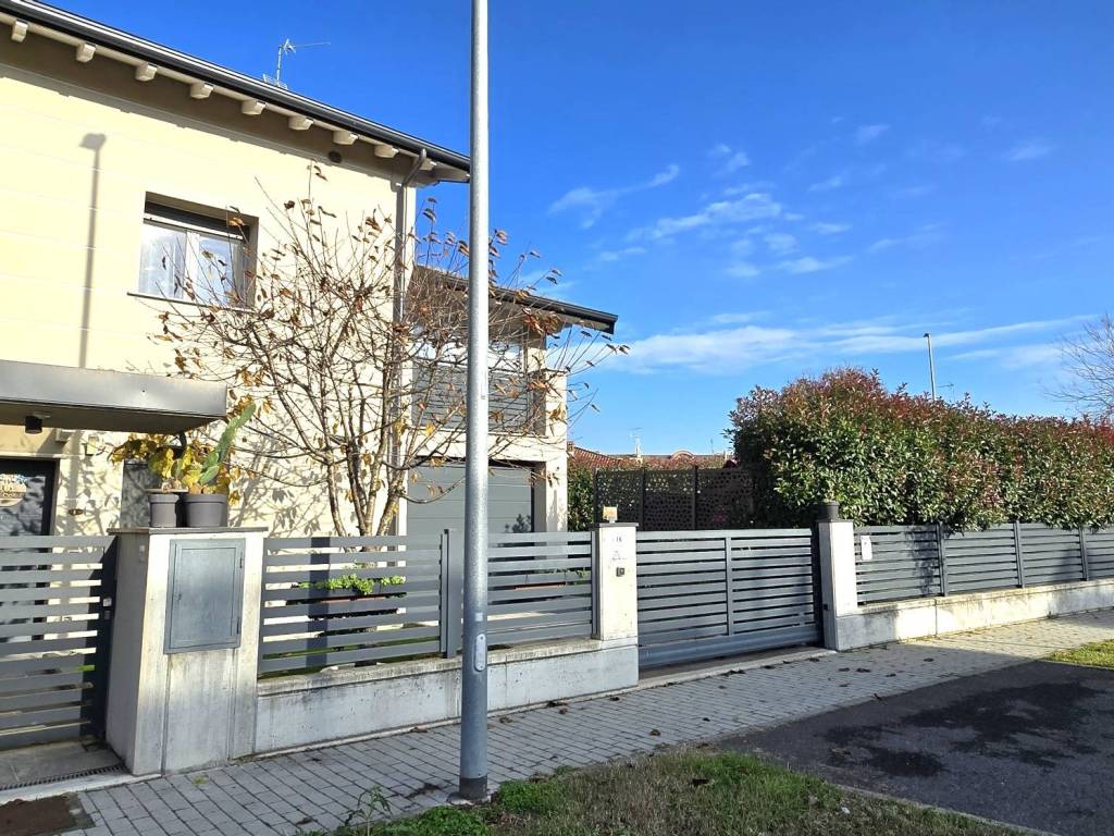 Villa a Siziano in Via Porte Rosse - Foto 3