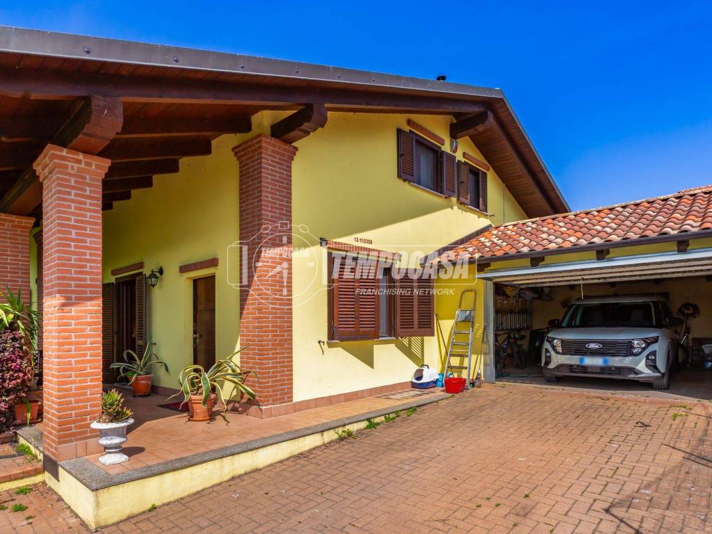 Villa a Santena in Via Vittorio Veneto 49 - Foto 2