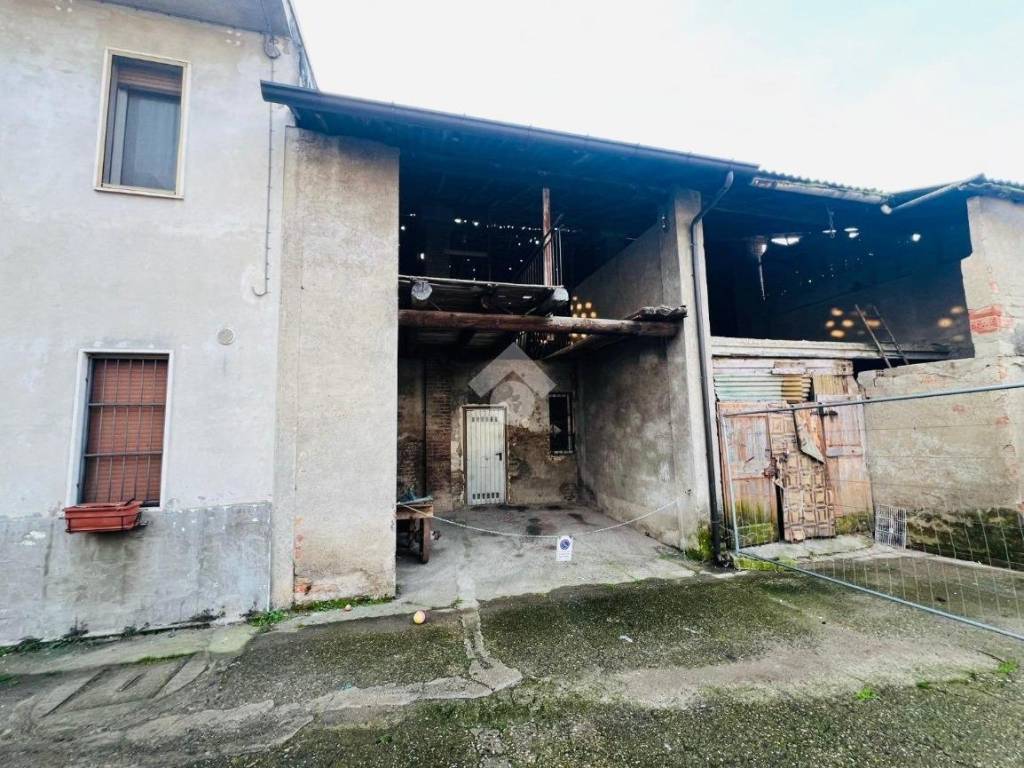 Rustico / casale a Caravaggio in Via Guglielmo Oberdan, 42 - Foto 2