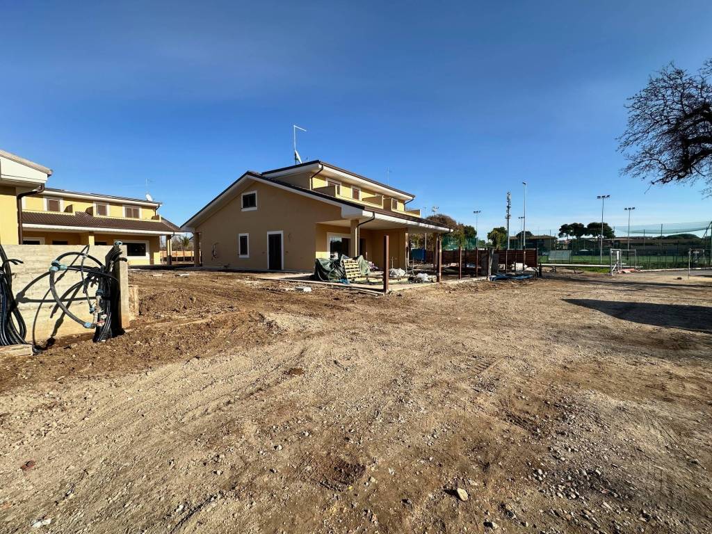 Villa a Ladispoli in Via della Luna - Foto 5