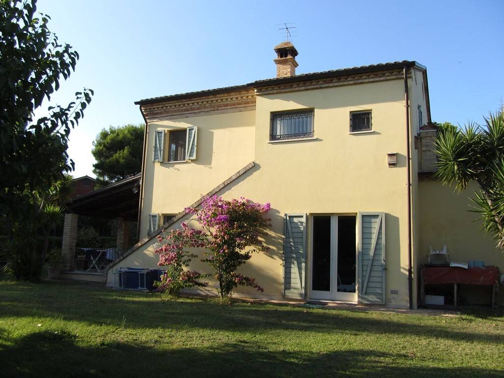 Rustico / casale a Potenza picena in Contrada Mezzavia - Foto 3