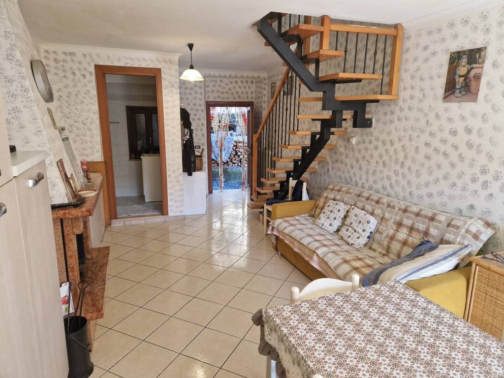 Casa indipendente a Carsoli in Via della Fortezza - Foto 2
