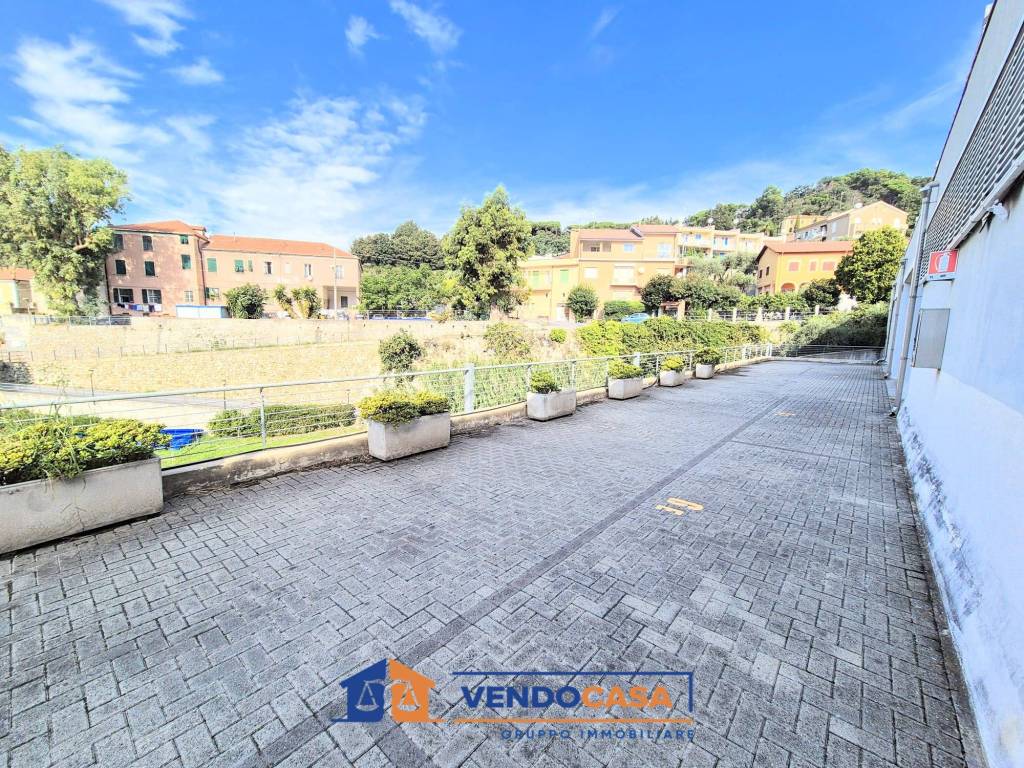 Box / garage a Finale ligure in Via 25 Aprile - Foto 3