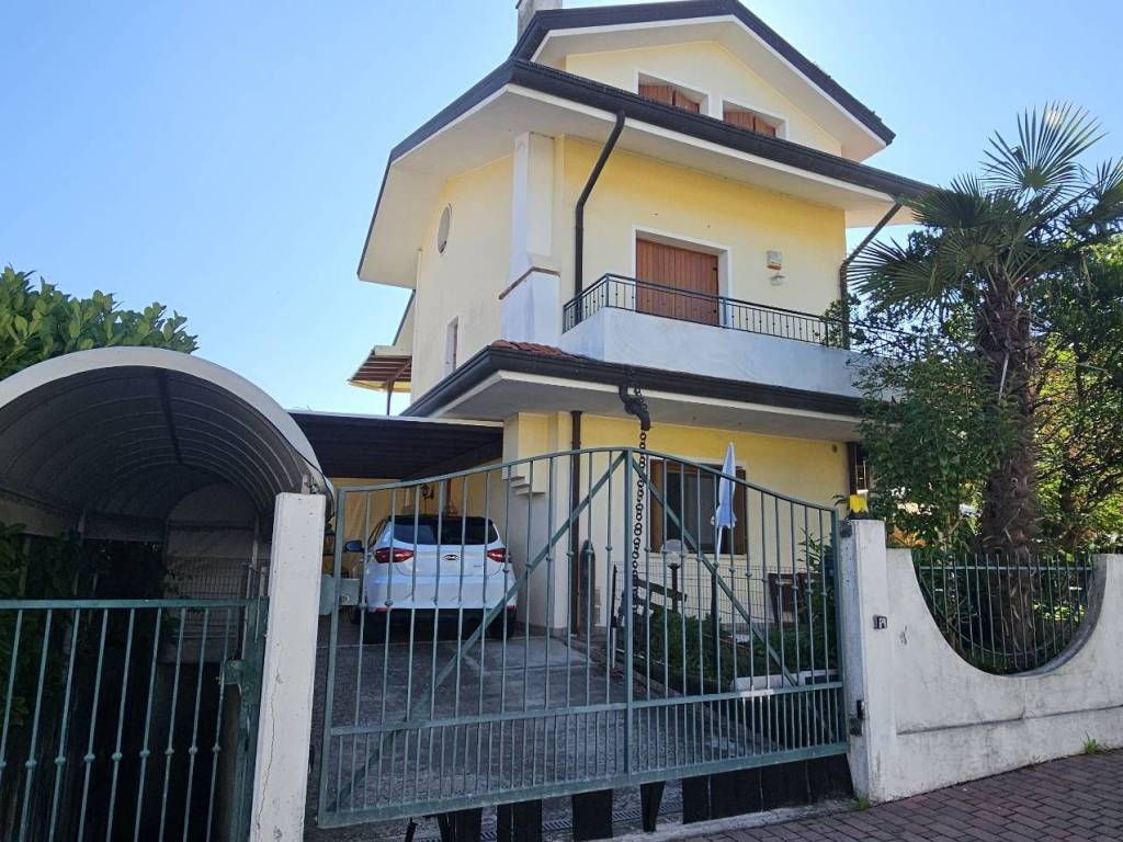 Villa a Caorle in Via Gorgona, 7 - Foto 2