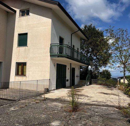 Villa a San mango sul calore in Via Armando Diaz 1 - Foto 2