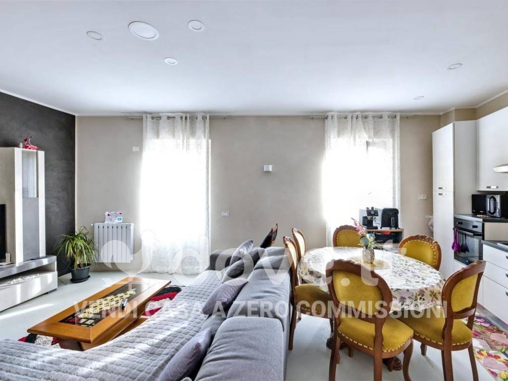 Appartamento a Besozzo in Via Domenico De Bernardi, 1 - Foto 2