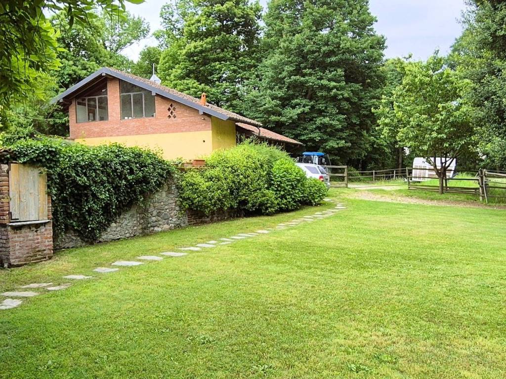 Rustico / casale a Varallo pombia in Via Castelletto - Foto 2
