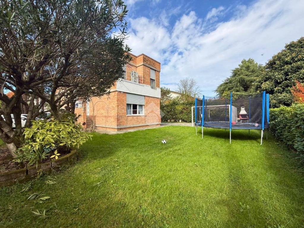 Villa a Mogliano veneto in Via dei Tulipani - Foto 2