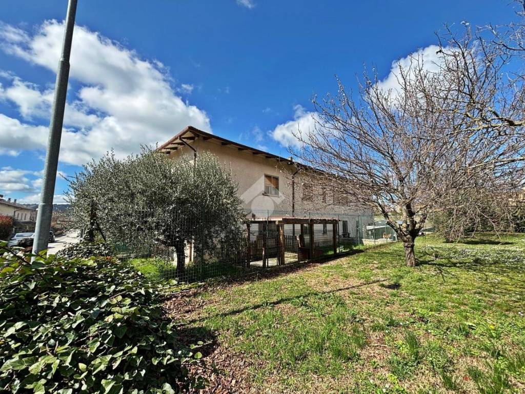 Casa indipendente a Gualdo tadino in VIA OTELLO FRILLICI - Foto 2