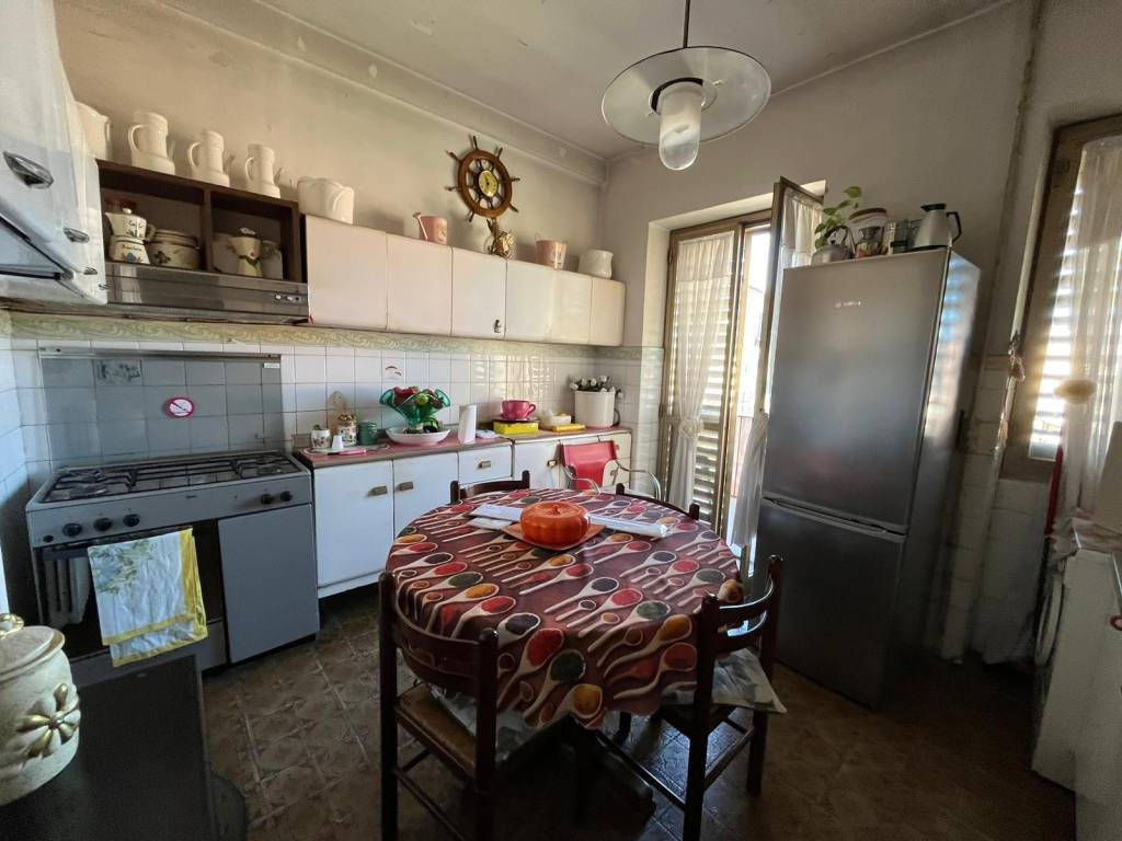 Appartamento a Benevento in Via Luigi Settembrini - Foto 2