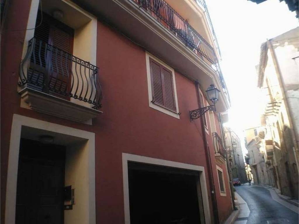 Appartamento a Enna in VIA VITTORIO EMANUELE, 85 - Foto 2