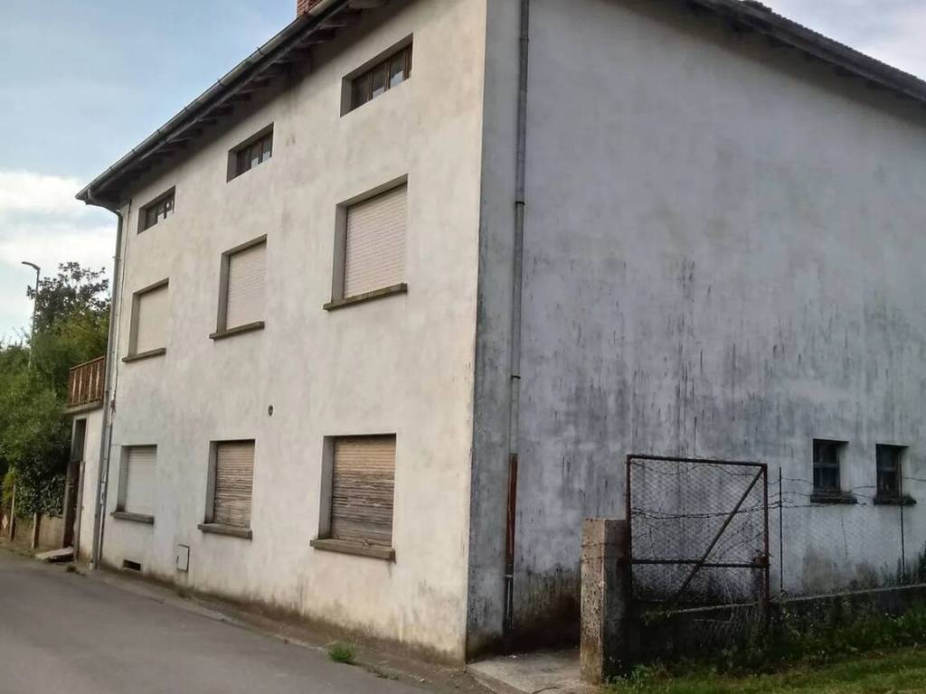 Villa a Pinzano al tagliamento in Via Principe Umberto S.N.C. - Foto 3
