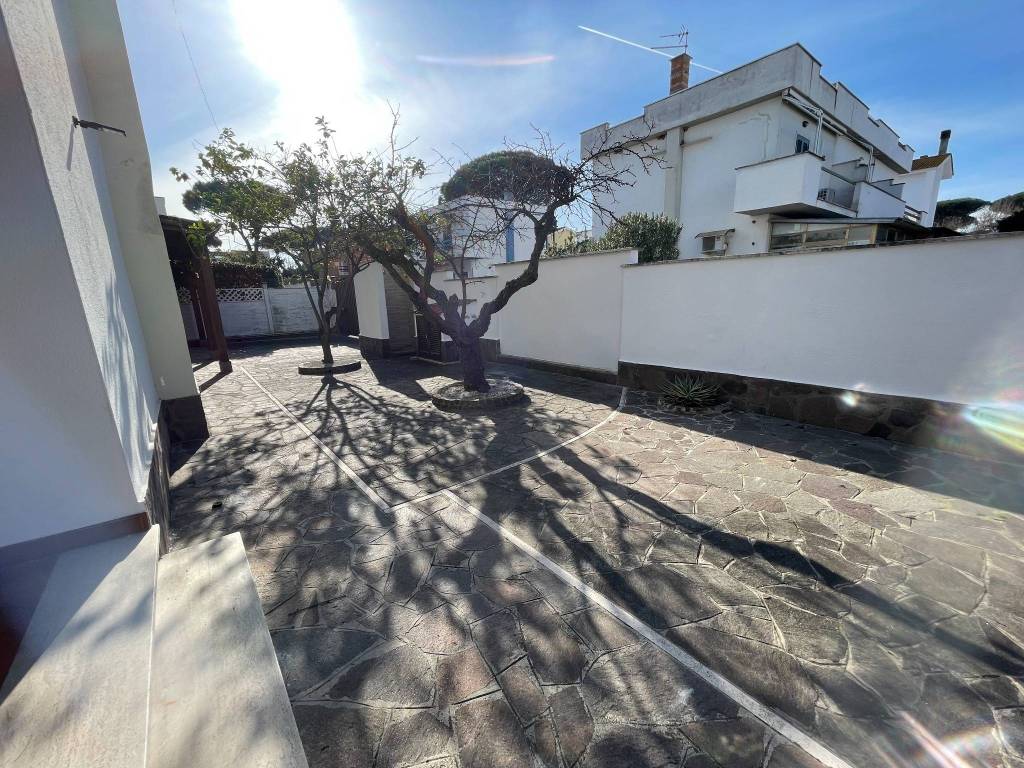 Villa a Fiumicino in Via Ortona, 58 - Foto 3