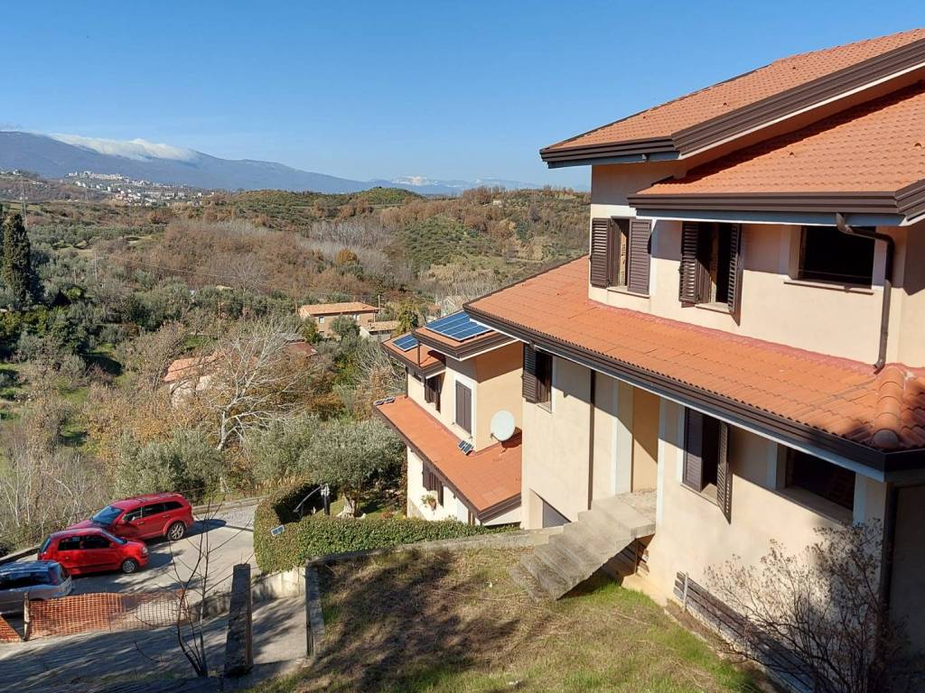 Villa a Mendicino in Via Muoio Grande - Foto 2