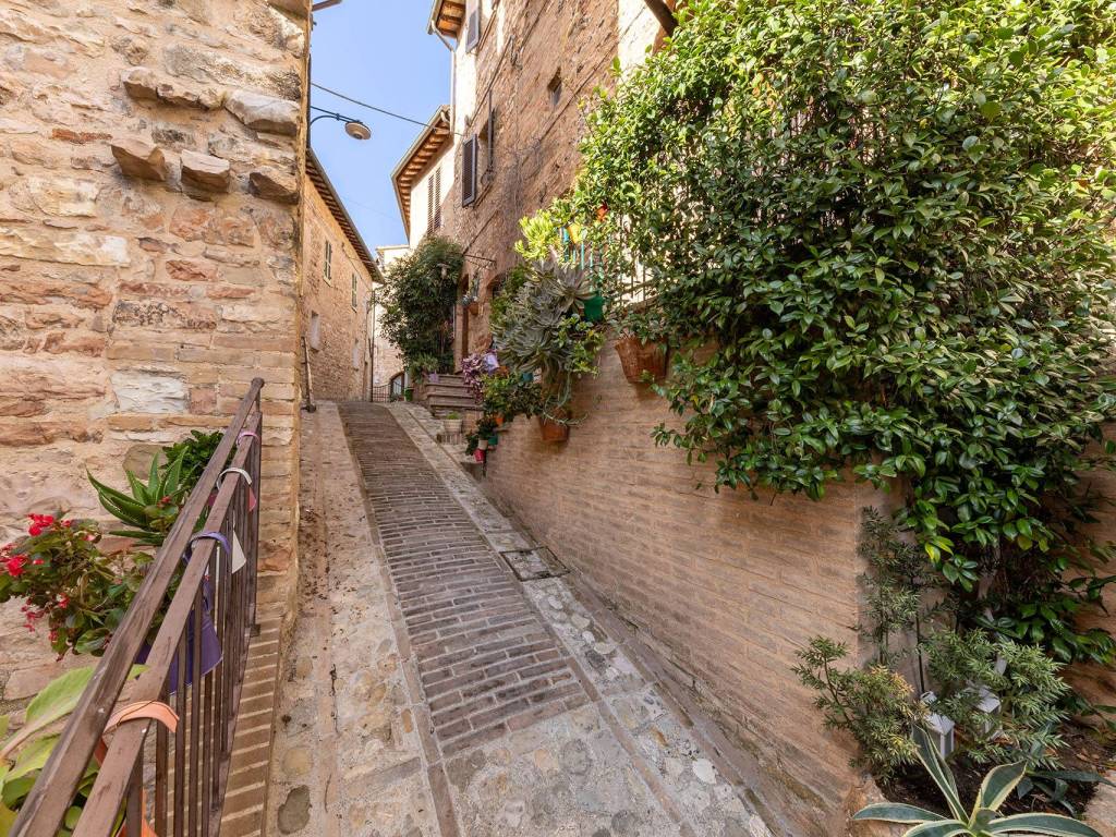 Casa indipendente a Spello in Via Giulia - Foto 2
