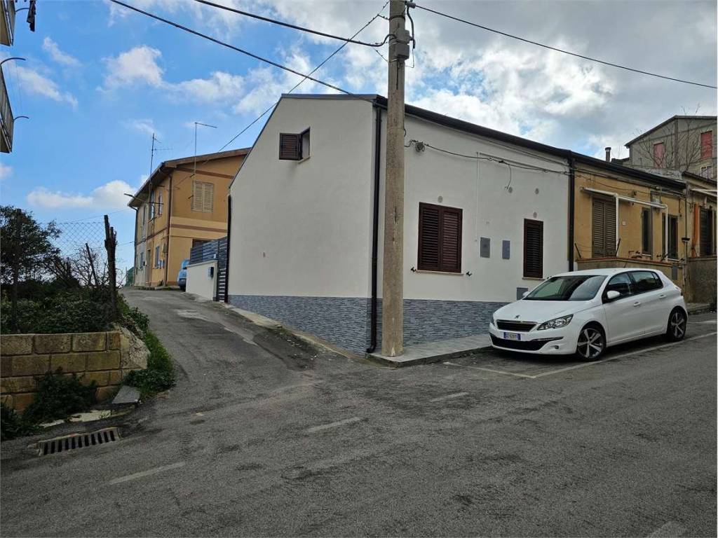 Casa indipendente a Enna in VIA SPIRITO SANTO , 157 - Foto 3