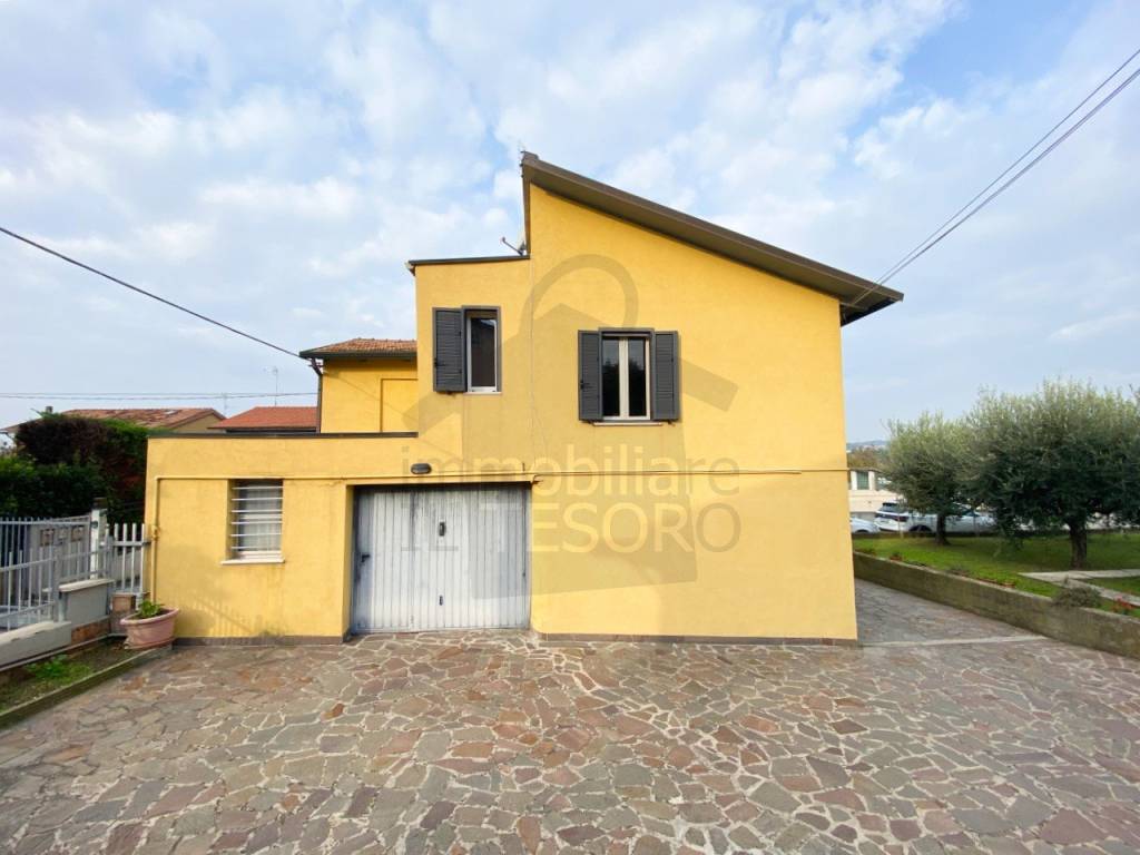 Villa a Rimini in Via Consolare Rimini-San Marino, 168 - Foto 3