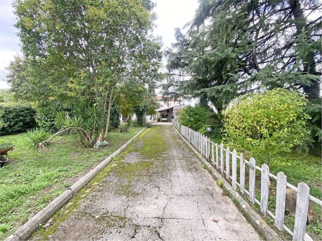 Villa a Sora in Via Colle Marchitto S.N.C. - Foto 2