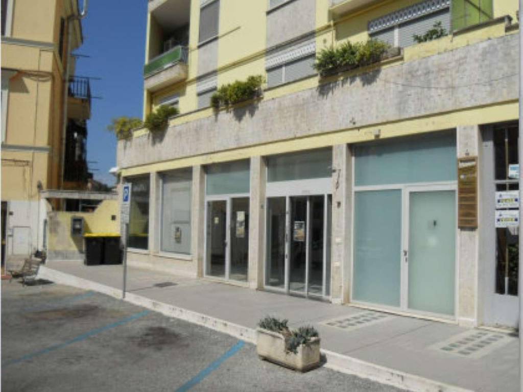 Immobile a Frosinone in piazza Paleario 6 - Foto 2