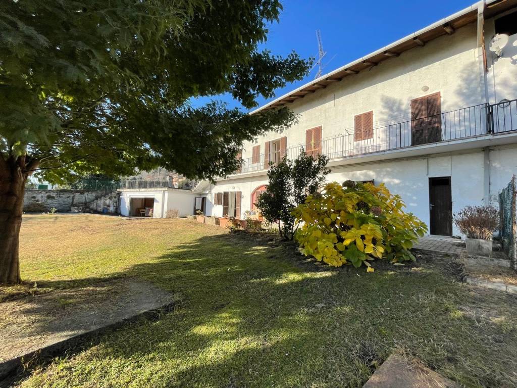Villa a Lesa in Via al Nivolè - Foto 3
