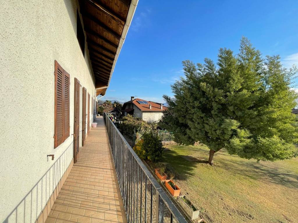 Villa a Lesa in Via al Nivolè - Foto 4