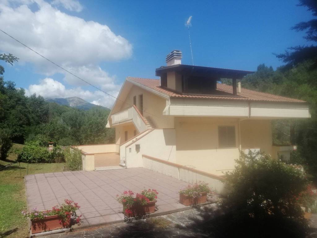 Villa a Teramo in Strada Statale Piceno Aprutina - Foto 2