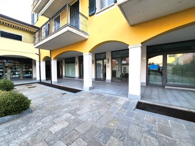 Immobile a Casteggio in CASTEGGIO PIAZZA CAVOUR, 27 - Foto 2