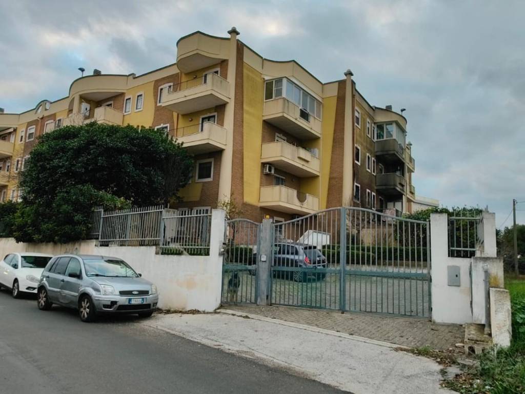 Appartamento a Taranto in Via Gioacchino Toma, 25 - Foto 2