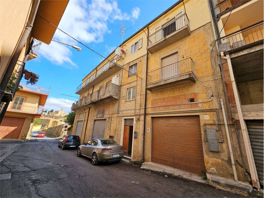 Palazzo / stabile a Calascibetta in VIA NAZIONALE, 133 - Foto 2