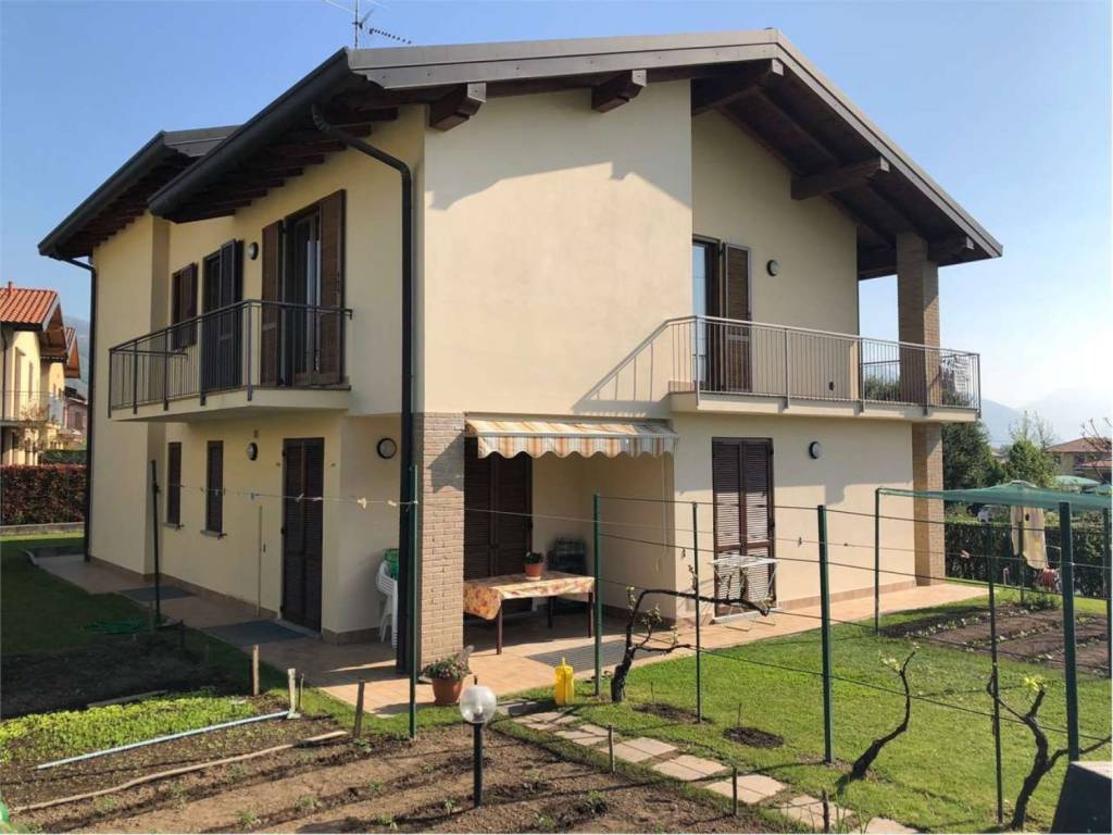 Villa a Albavilla in Via Per Carcano S.N.C. - Foto 2