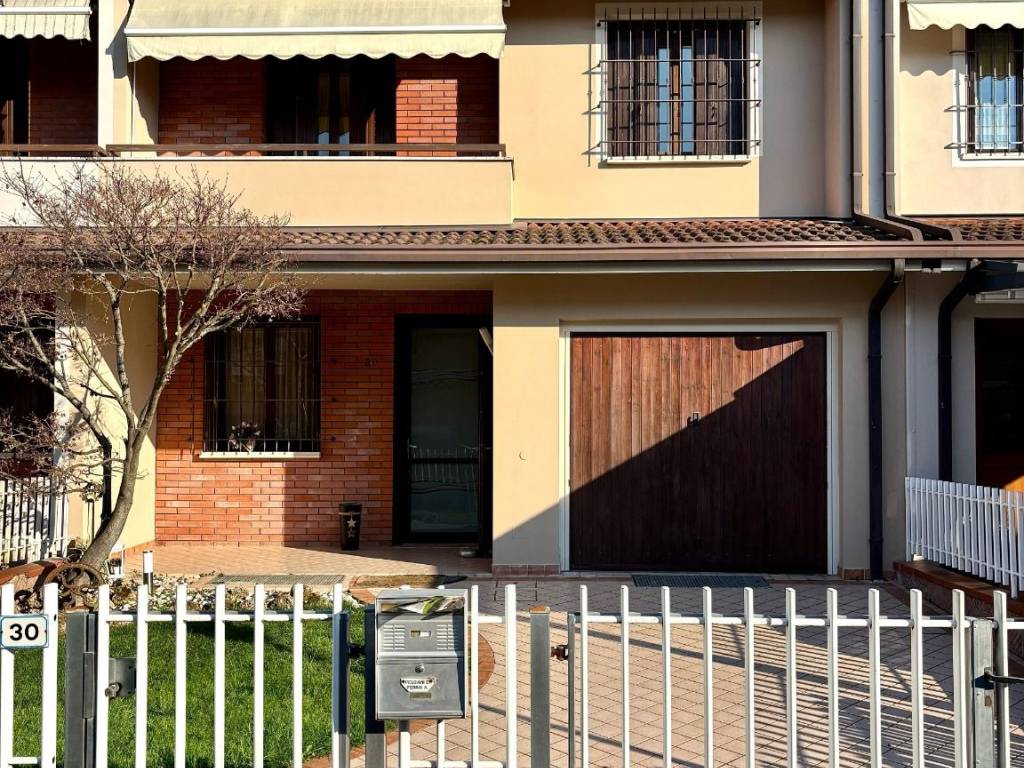 Villetta a schiera a Montirone in Via Vincenzo Foppa - Foto 2