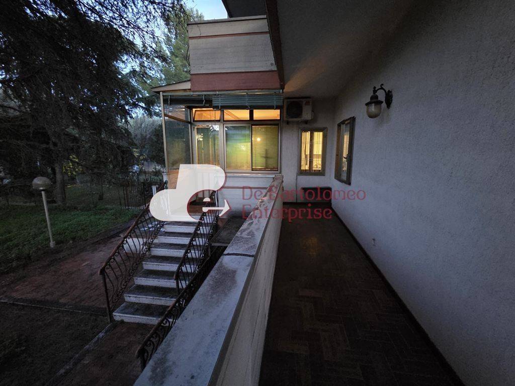 Villa a Bari in Corso Alcide De Gasperi - Foto 2